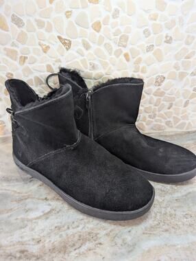 Ugg Koolaburra Koola Short Boot for Women, Size 11 - Black,Suede